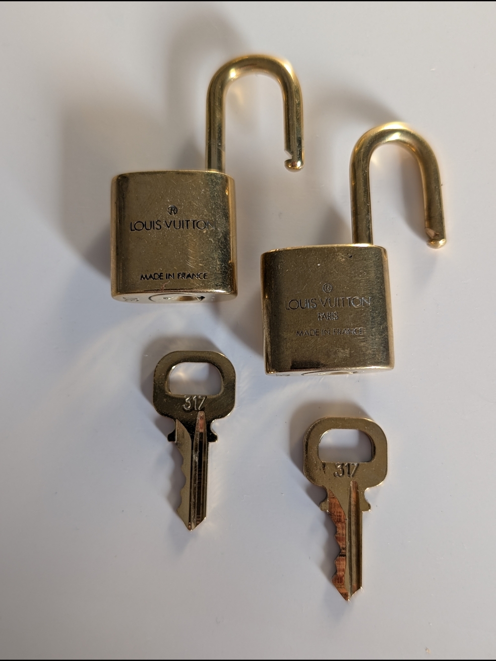 Louis Vuitton #317 Gold Padlock Set (2) with Keys - Picture 4 of 4